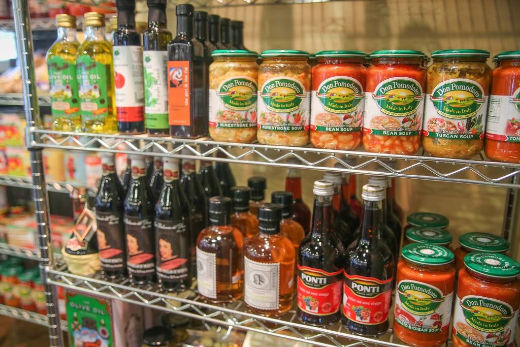 Zias Delicatessen | restaurant | 1401 O St, Sacramento, CA 95814, USA | 9164413354 OR +1 916-441-3354