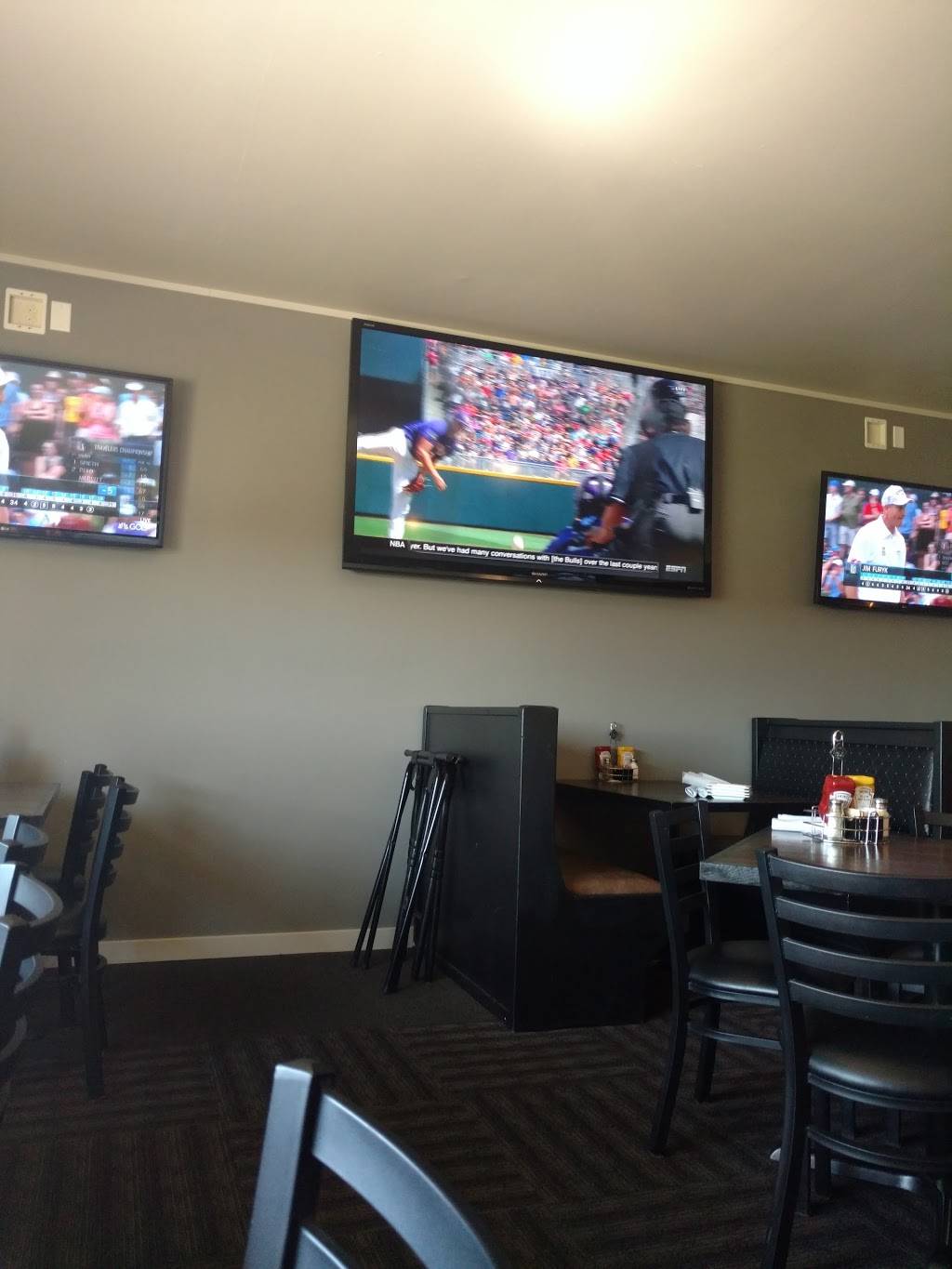 McGee’s 31 | restaurant | 273 US-31, Traverse City, MI 49685, USA | 2312524674 OR +1 231-252-4674