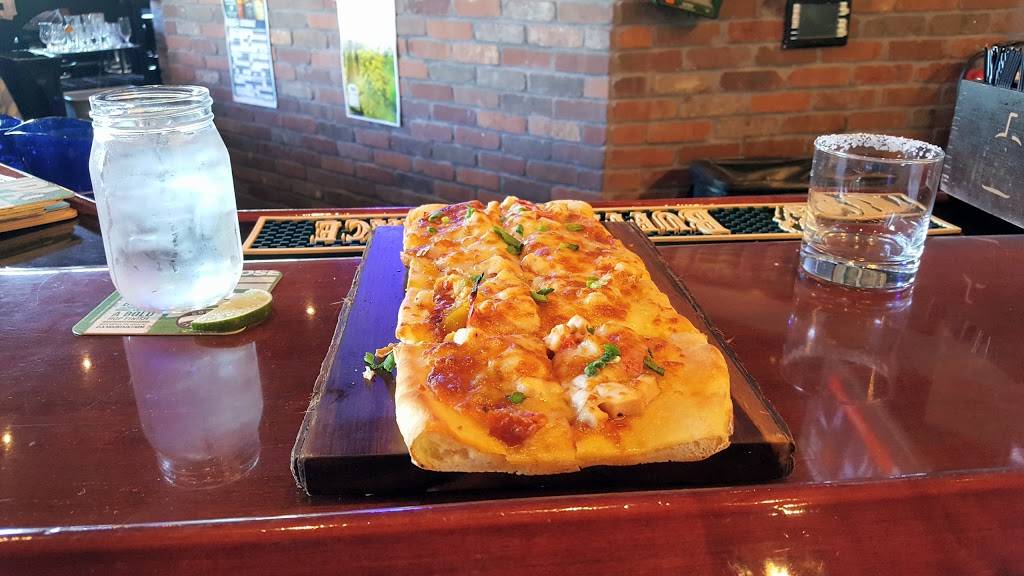 Trenchers Kitchen & Tap | restaurant | 822 N 10th Pl, Renton, WA 98057, USA | 4252550714 OR +1 425-255-0714