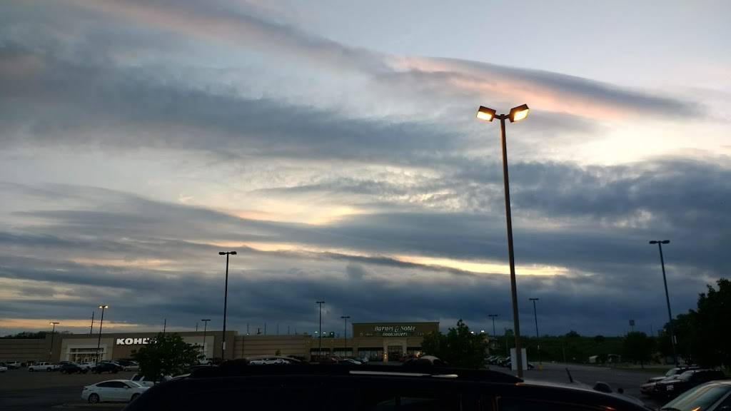 Golden Corral Buffet & Grill | restaurant | 1601 SW Wanamaker Rd, Topeka, KS 66604, USA | 7852735354 OR +1 785-273-5354