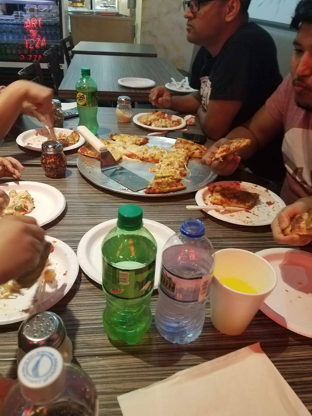 Art of Pizza on State Street | restaurant | 727 S State St, Chicago, IL 60605, USA | 3128775335 OR +1 312-877-5335