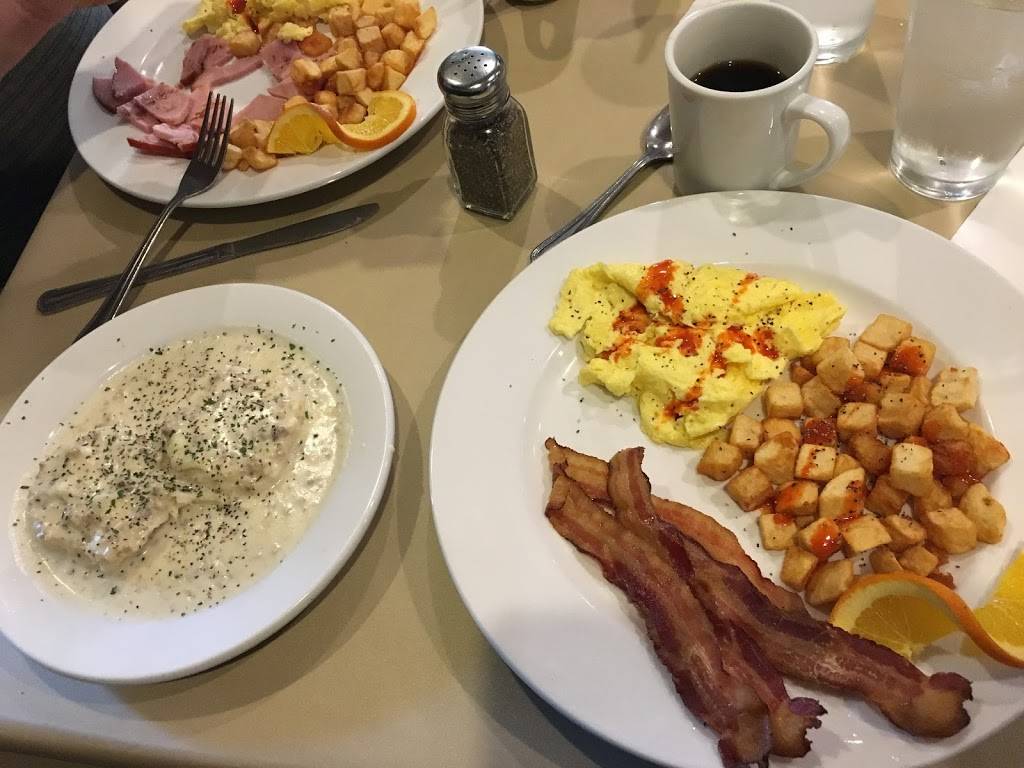 Hearth Room Cafe | cafe | 265 Lamp and Lantern Village, Town and Country, MO 63017, USA | 6362204120 OR +1 636-220-4120