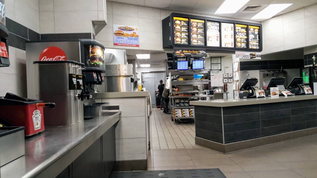 Hardees | restaurant | 1005 Mineral Wells Ave, Paris, TN 38242, USA | 7316424220 OR +1 731-642-4220