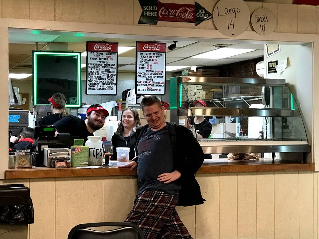 Pizza King of Flora | restaurant | 12 E Columbia St, Flora, IN 46929, USA | 5749673212 OR +1 574-967-3212