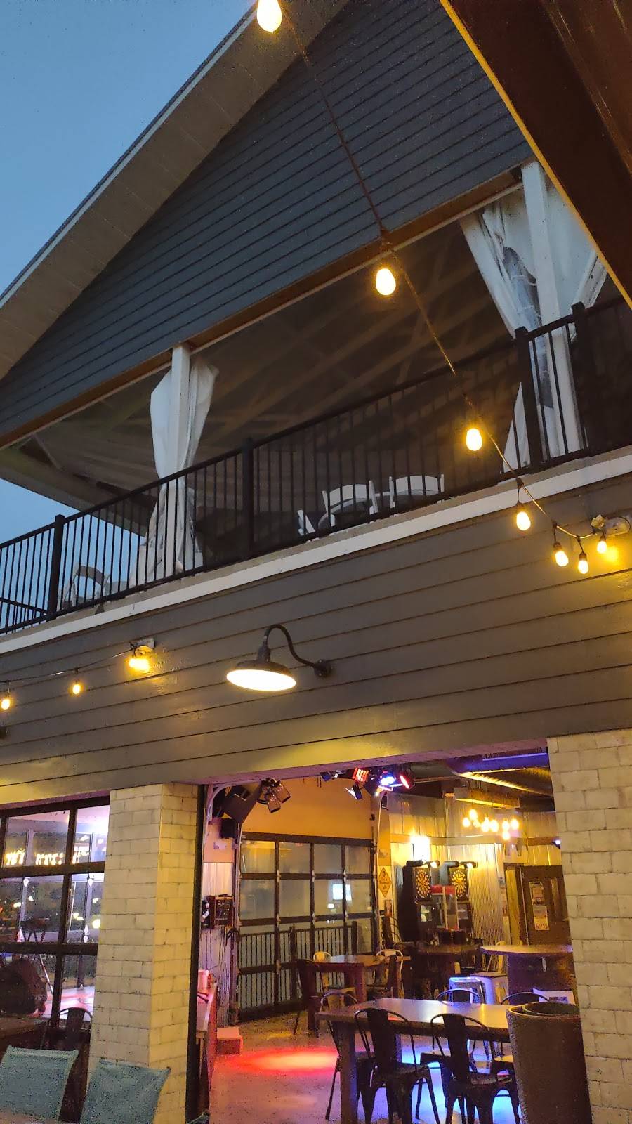 Backwater Bar & Grill | restaurant | 113 S Main St, Prairie du Chien, WI 53821, USA | 6083801021 OR +1 608-380-1021