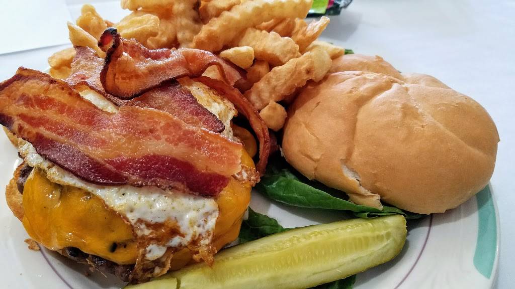 Bridgewater Restaurant & Pub | restaurant | 1009 W Park Ave, Chippewa Falls, WI 54729, USA | 7157236941 OR +1 715-723-6941