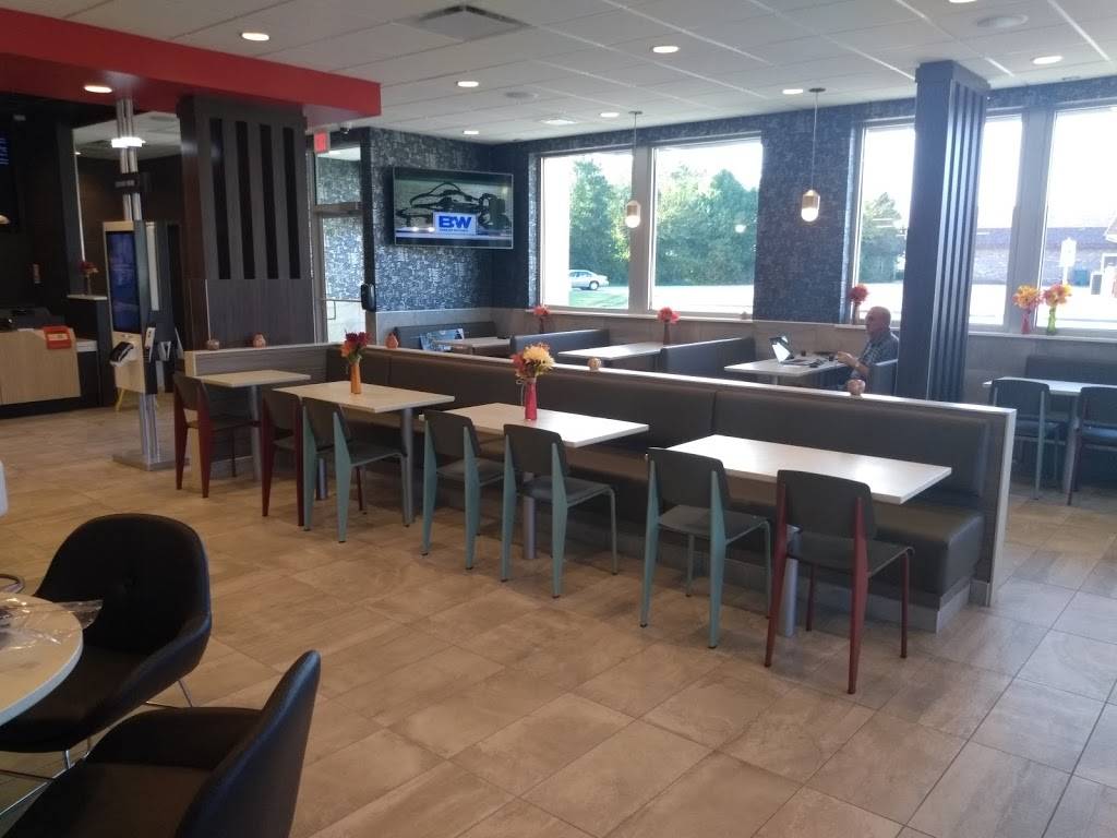 McDonalds | cafe | 460 Court St, Appomattox, VA 24522, USA | 4343522878 OR +1 434-352-2878