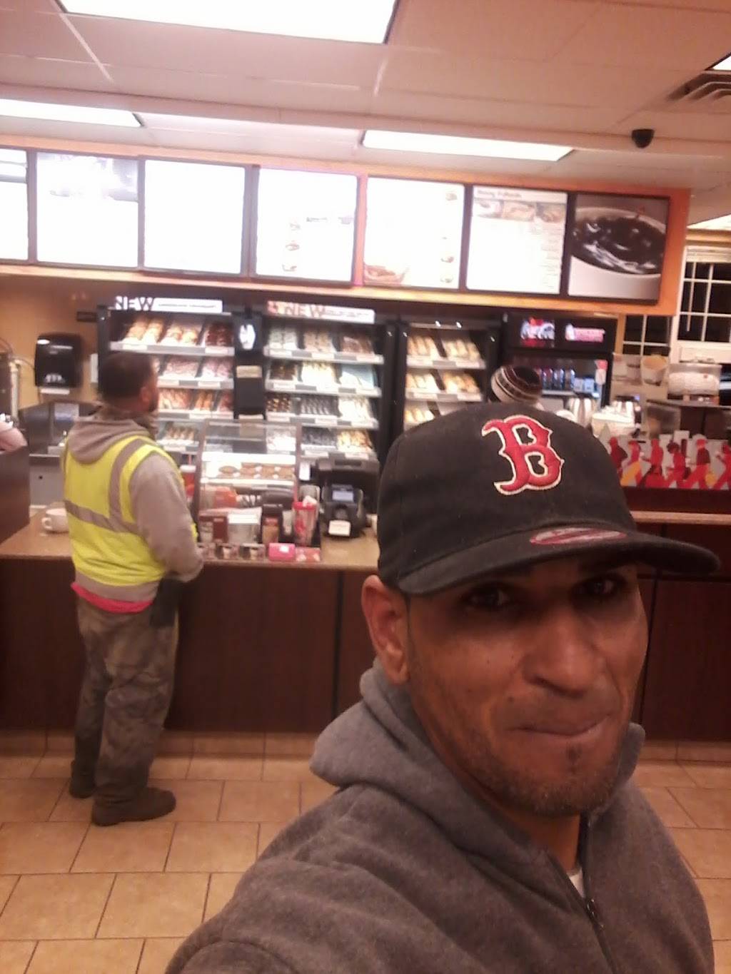 Dunkin | bakery | 80 Macy St, Amesbury, MA 01913, USA | 9783883076 OR +1 978-388-3076