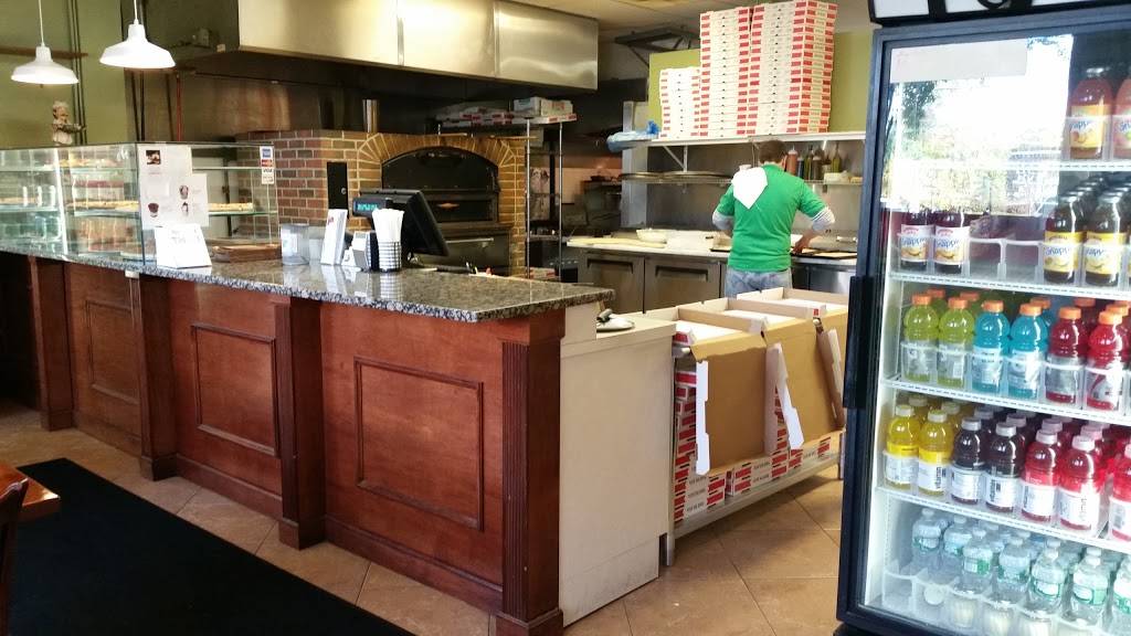 Franco’s Pizza | meal delivery | 6 S Kinderkamack Rd, Montvale, NJ 07645, USA | 2016906563 OR +1 201-690-6563