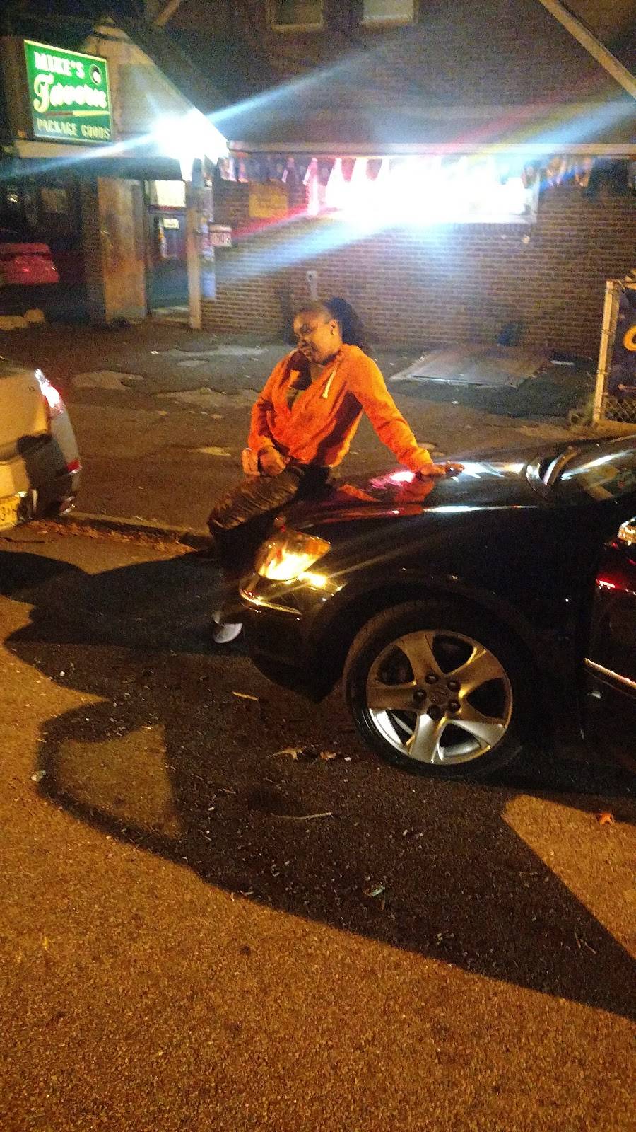 Mikes Tavern | restaurant | 1105 Roselle St, Linden, NJ 07036, USA | 9084864535 OR +1 908-486-4535