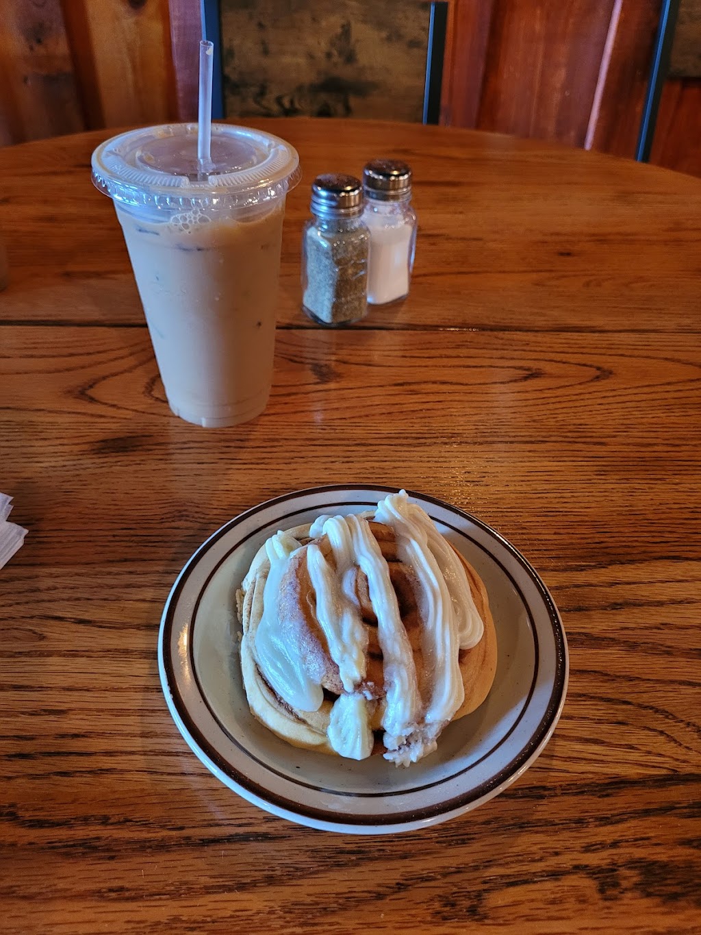 SADIES | restaurant | 110 W Front St, Elm Creek, NE 68836, USA | 3088561040 OR +1 308-856-1040