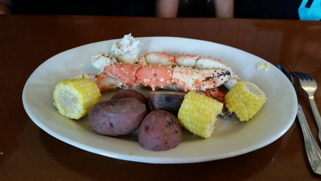 McAdoos Seafood Company | restaurant | 196 N Castell Ave, New Braunfels, TX 78130, USA | 8306293474 OR +1 830-629-3474