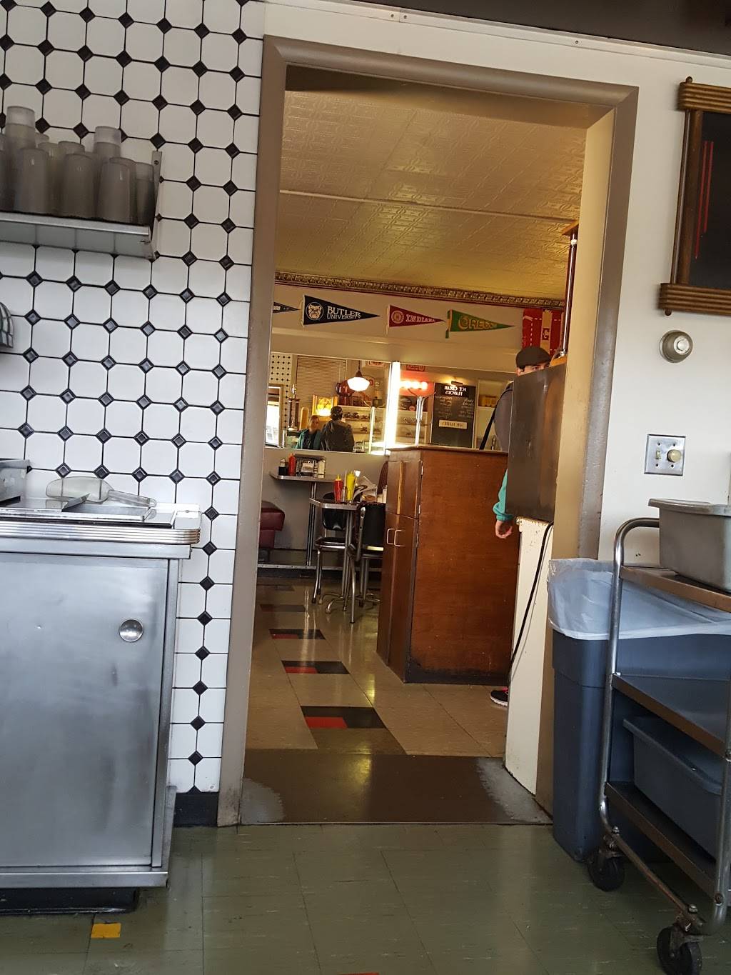 South Side Soda Shop | restaurant | 1122 S Main St, Goshen, IN 46526, USA | 5745343790 OR +1 574-534-3790