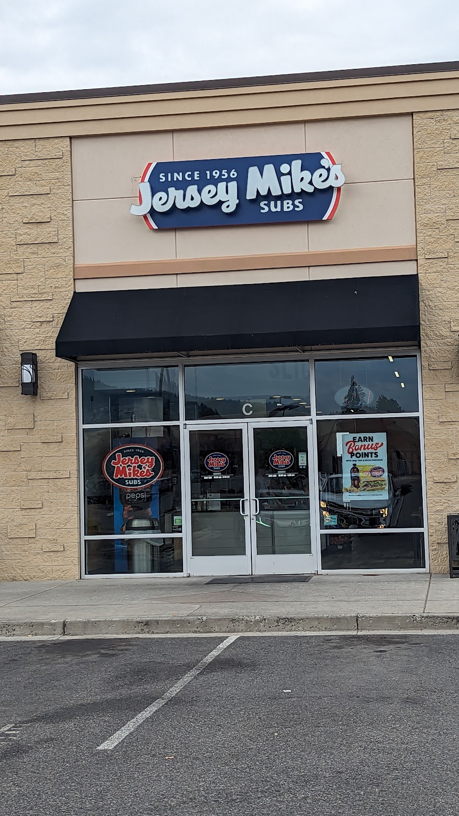 Jersey Mikes Subs | meal takeaway | 4919 S Regal St, Spokane, WA 99223, USA | 5094749161 OR +1 509-474-9161