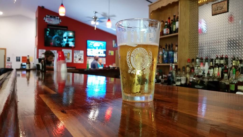 The Garage Bar & Grill | restaurant | 1770 Springfield Church Rd, Jackson Center, PA 16133, USA | 7242697511 OR +1 724-269-7511