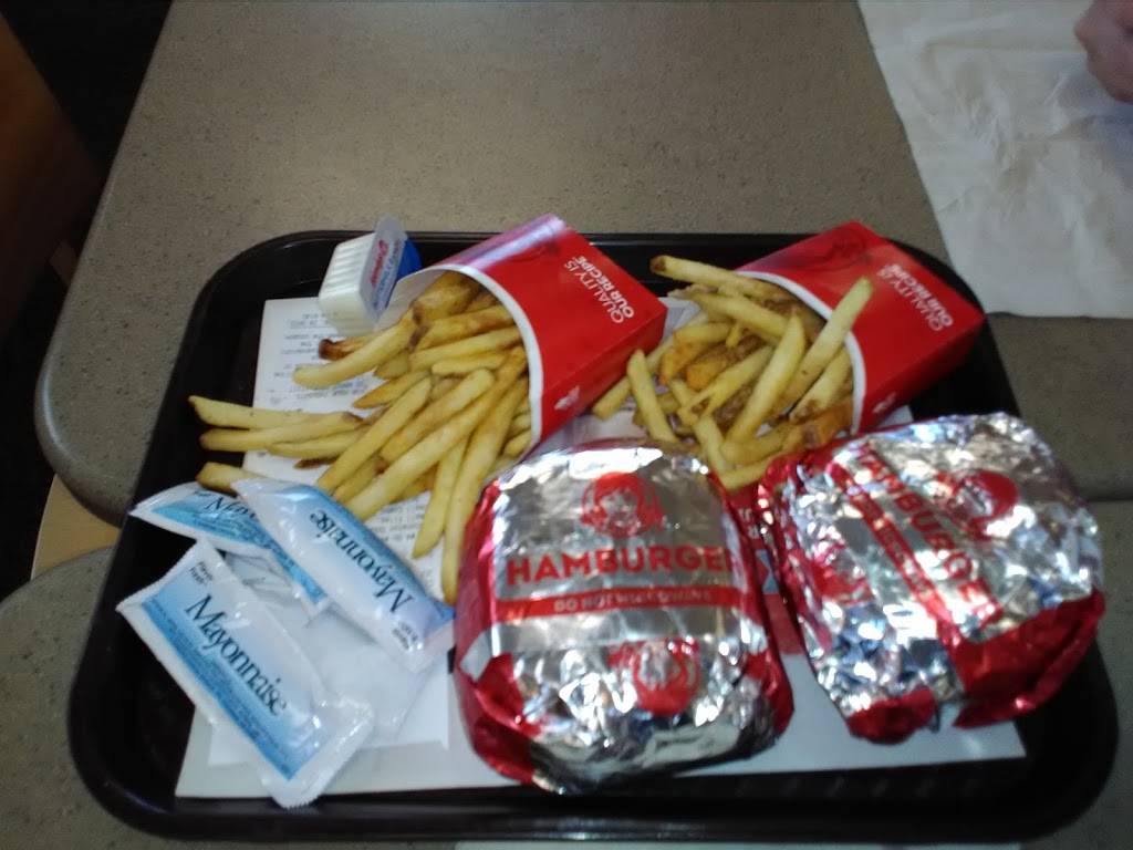 Wendys | restaurant | 9701 Veterans Memorial Pkwy, OFallon, MO 63366, USA | 6362725230 OR +1 636-272-5230