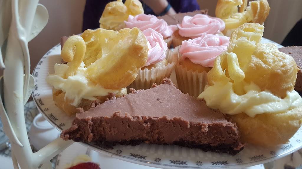 Swan House Tea Room | cafe | 225 W Sandusky St, Findlay, OH 45840, USA | 4194297926 OR +1 419-429-7926