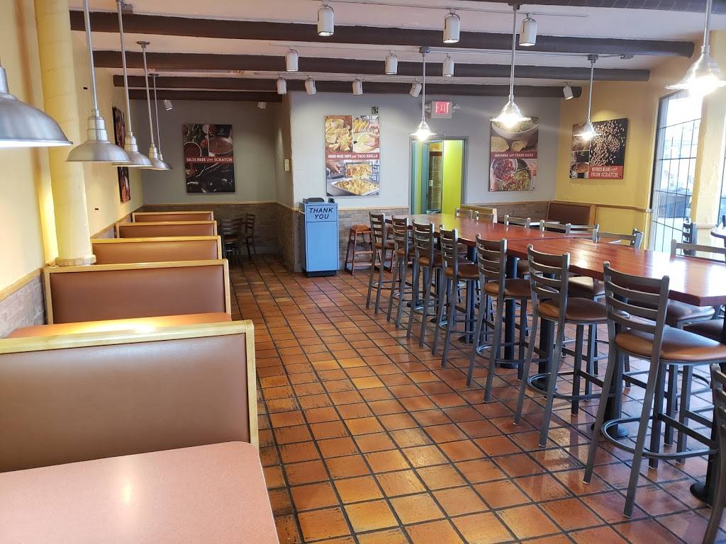 Taco Bueno | restaurant | 2001 NW 23rd St, Oklahoma City, OK 73106, USA | 4055282430 OR +1 405-528-2430
