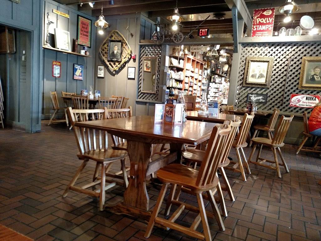 Cracker Barrel Old Country Store | restaurant | 5706 Northridge Dr, Gurnee, IL 60031, USA | 8472441512 OR +1 847-244-1512