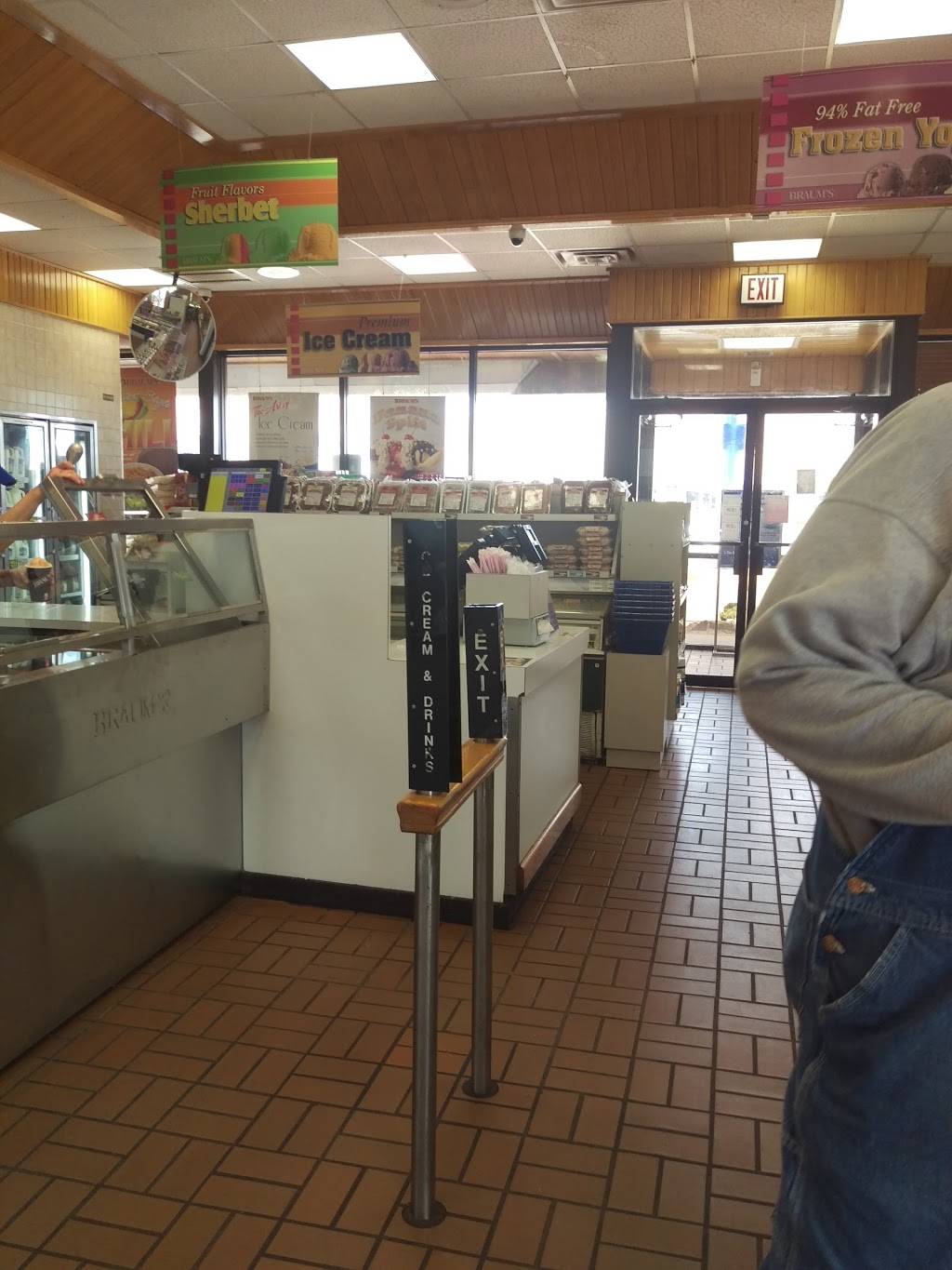 Braums Ice Cream & Burger Restaurant | restaurant | 5048 S 33rd W Ave, Tulsa, OK 74107, USA | 9184459221 OR +1 918-445-9221