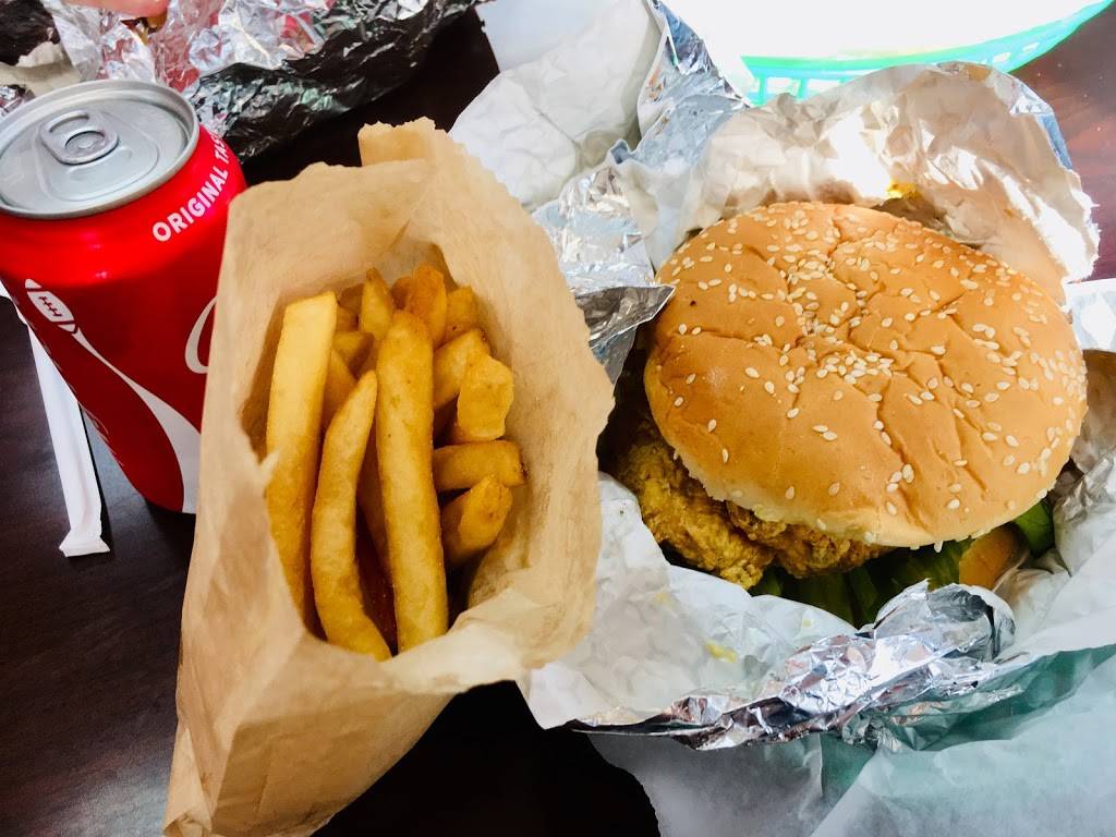 Quickie’s Burgers & Wings | restaurant | 141 S Federal Hwy, Dania Beach, FL 33004, USA | 9543429401 OR +1 954-342-9401