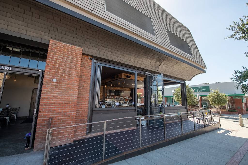 Curbside Eatery & Drinkery | restaurant | 8353 La Mesa Blvd, La Mesa, CA 91942, USA | 6198257759 OR +1 619-825-7759