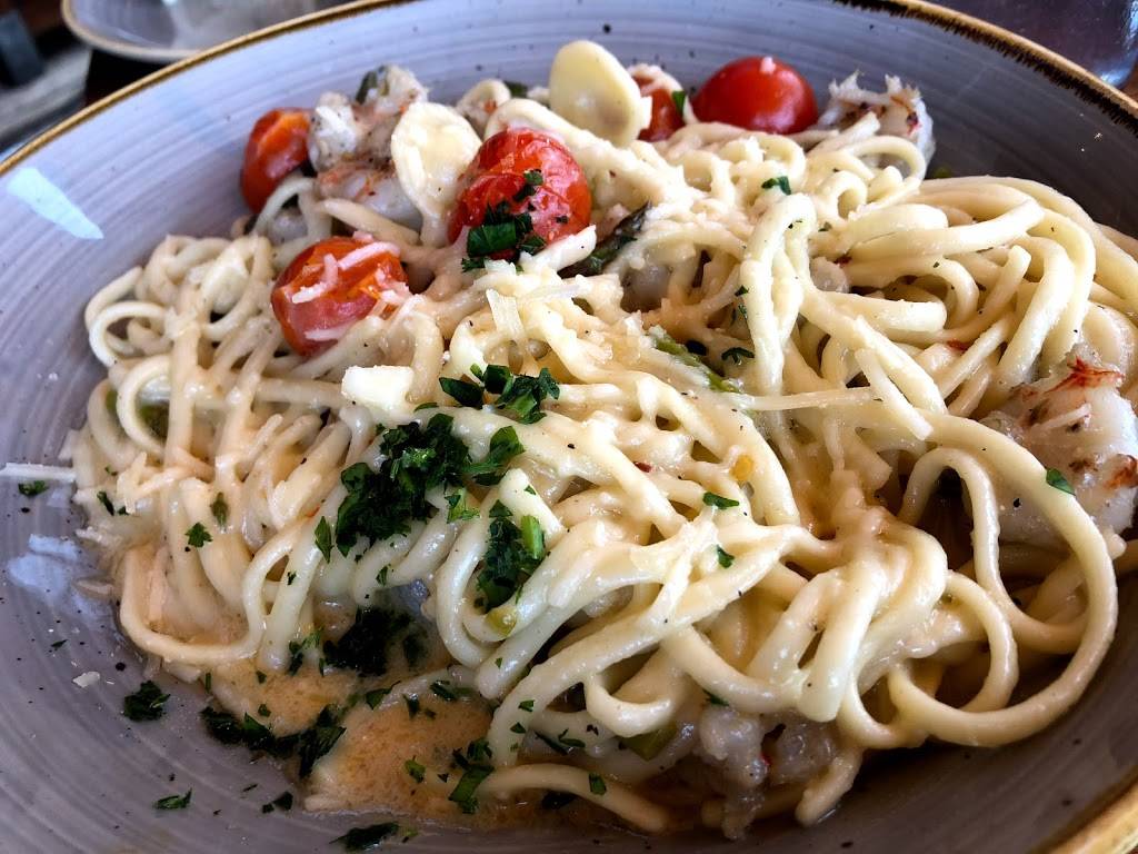 Legal Harborside | restaurant | 270 Northern Ave, Boston, MA 02210, USA | 6174772900 OR +1 617-477-2900