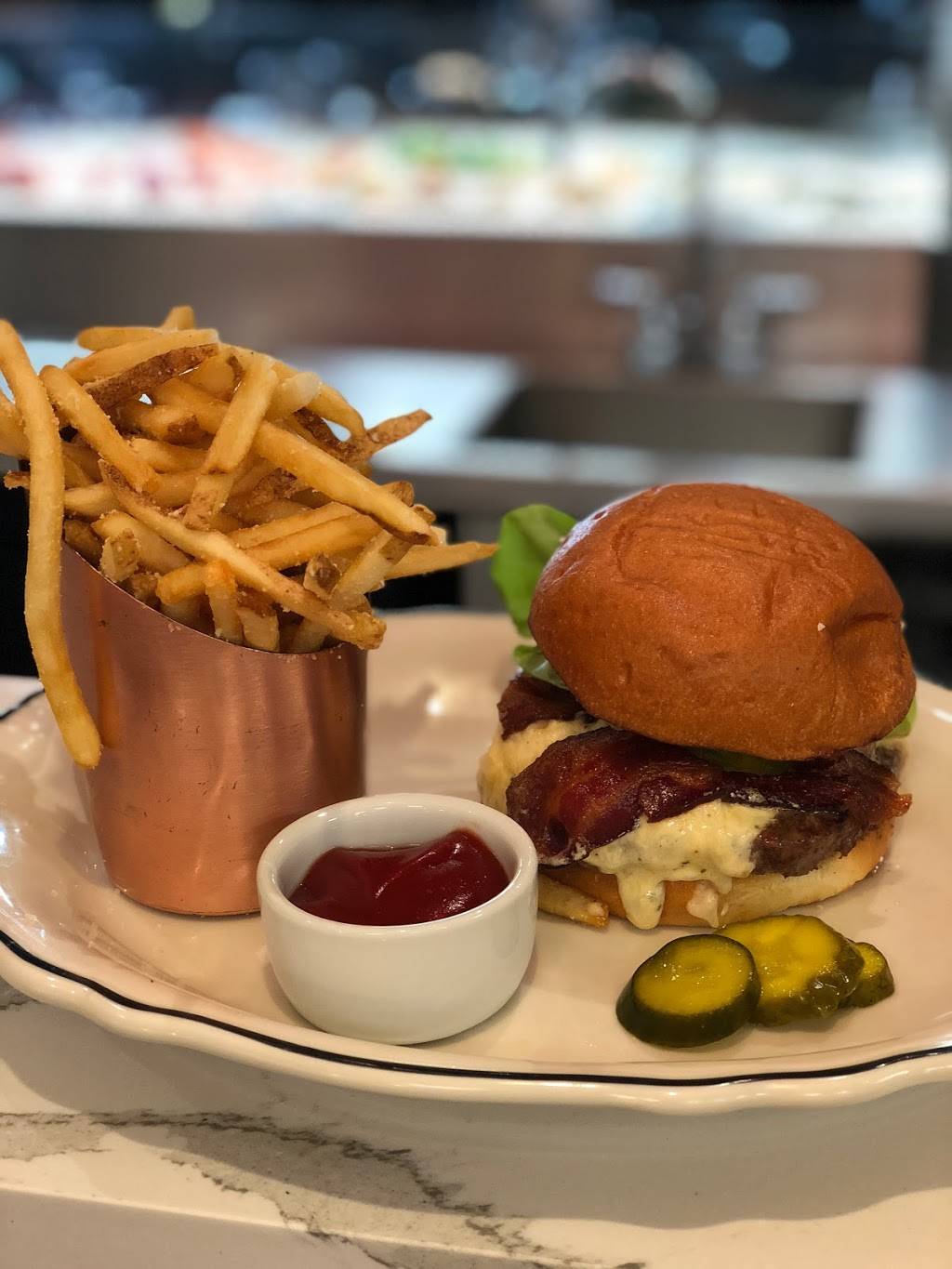 The Claw Bar | restaurant | 221 9th St S, Naples, FL 34102, USA | 2392313912 OR +1 239-231-3912