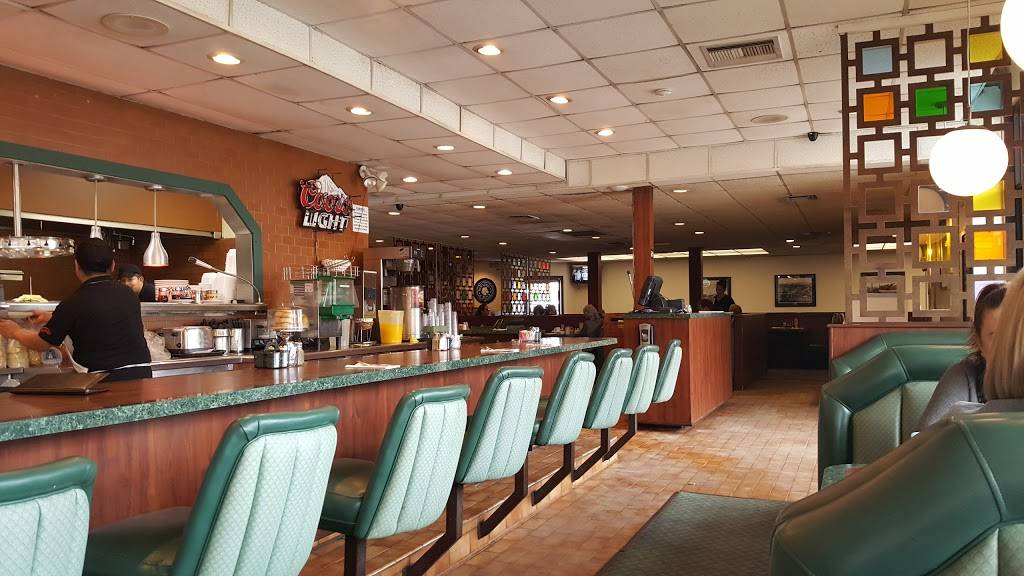 Corkys Restaurant & Bar | cafe | 5043 Van Nuys Blvd, Sherman Oaks, CA 91403, USA | 8187885110 OR +1 818-788-5110