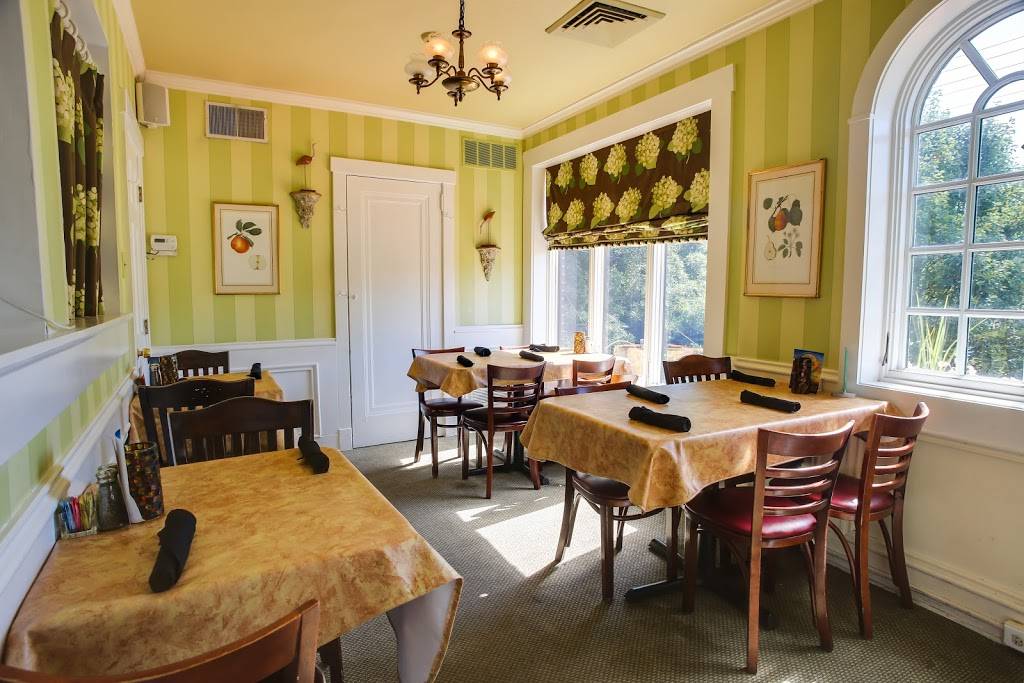 Atrias Restaurant | restaurant | 110 Beverly Rd, Pittsburgh, PA 15216, USA | 4123432411 OR +1 412-343-2411