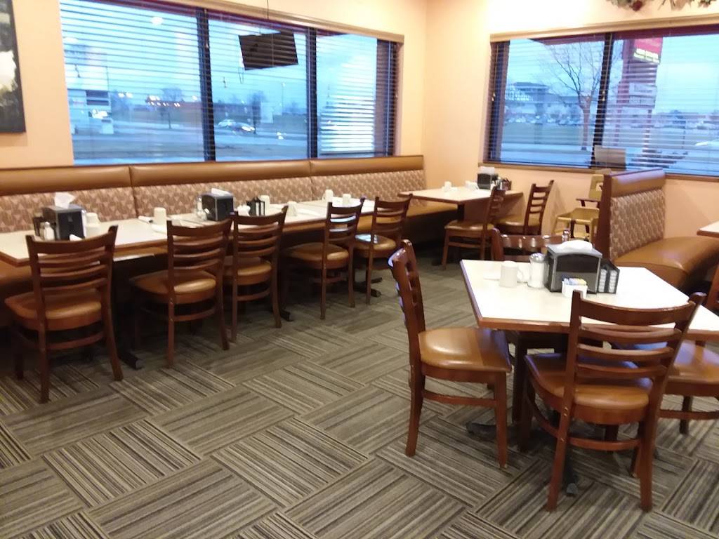 New Hollywood Family Restaurant | restaurant | 2812 New Pinery Rd, Portage, WI 53901, USA | 6087422122 OR +1 608-742-2122