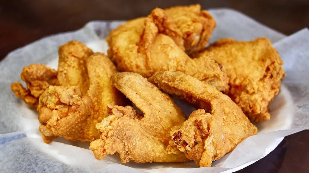 Sharks Fish & Chicken | restaurant | 5048 S Cottage Grove Ave, Chicago, IL 60615, USA | 7735384780 OR +1 773-538-4780