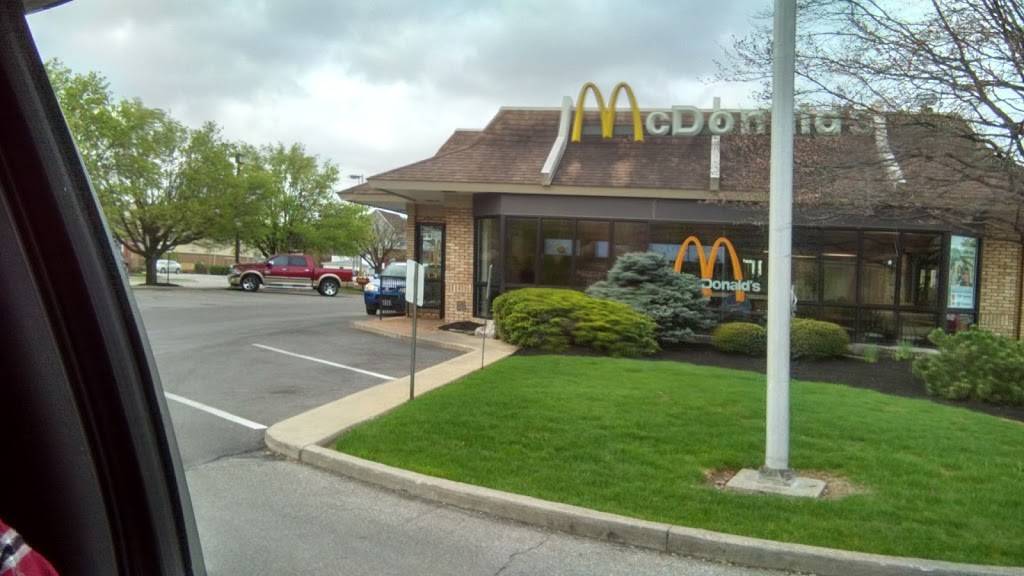 McDonalds | cafe | 210 W Main St, Crestline, OH 44827, USA | 4196832585 OR +1 419-683-2585