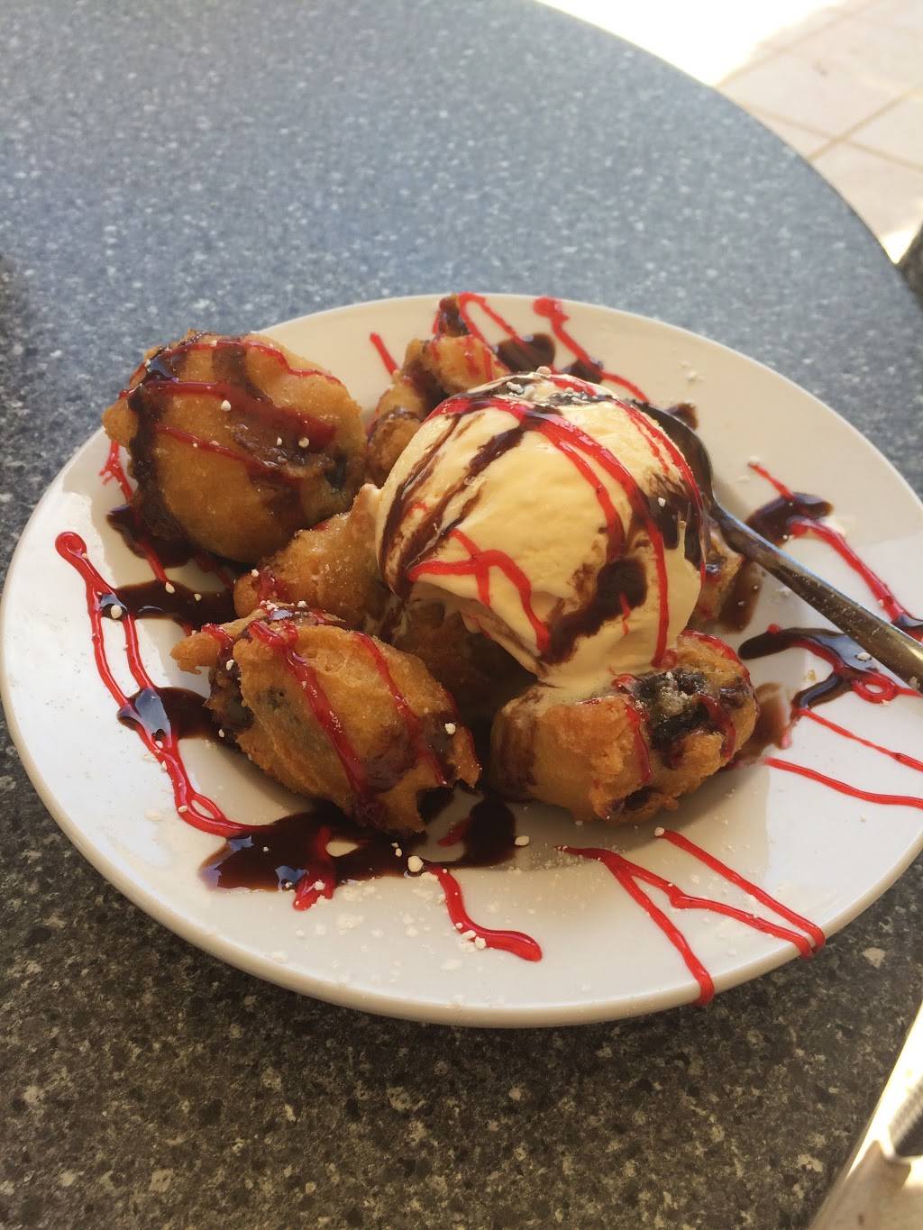 Gators Dockside | restaurant | 6516 Old Brick Road, Windermere, FL 34786, USA | 4072175191 OR +1 407-217-5191