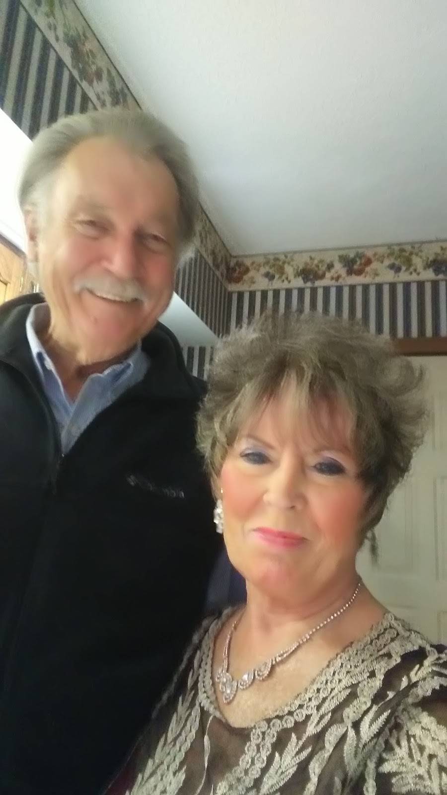 Empress Court | restaurant | 1102 James Ave, Bedford, IN 47421, USA | 8122758338 OR +1 812-275-8338