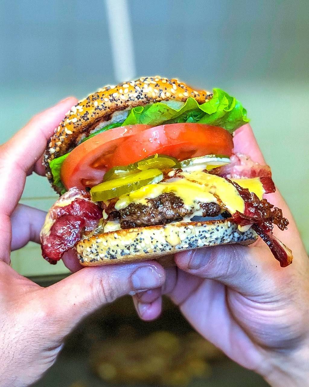 Top Gun Burger | restaurant | 7575 Keele St Unit 1, Vaughan, ON L4K 4X3, Canada | 9056696861 OR +1 905-669-6861