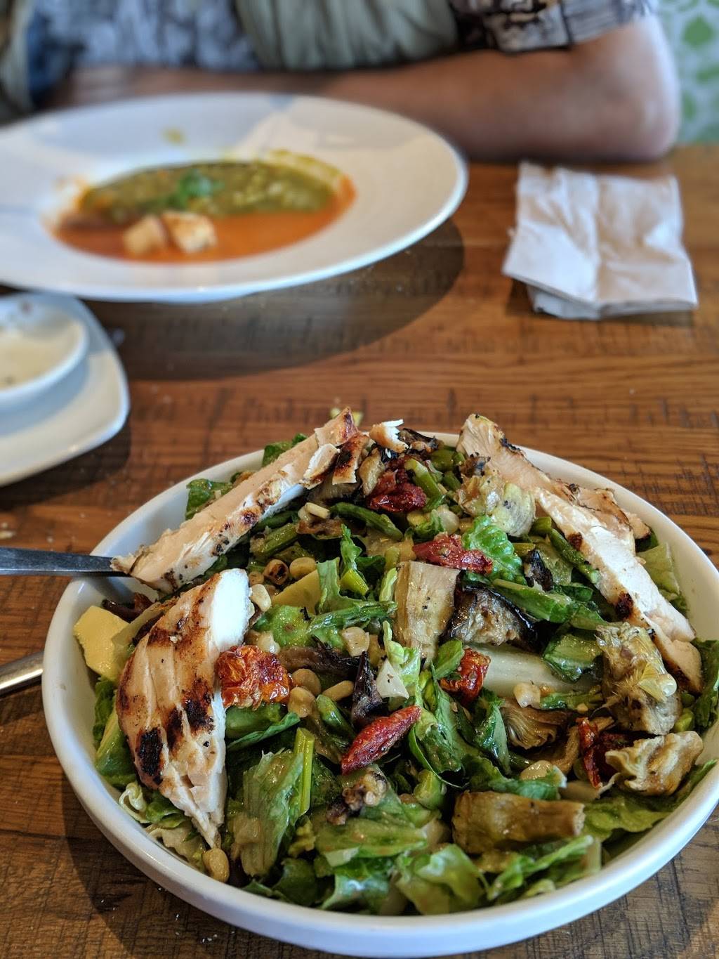 California Pizza Kitchen at Valencia | restaurant | 24061 Newhall Ranch Rd, Valencia, CA 91354, USA | 6612592082 OR +1 661-259-2082