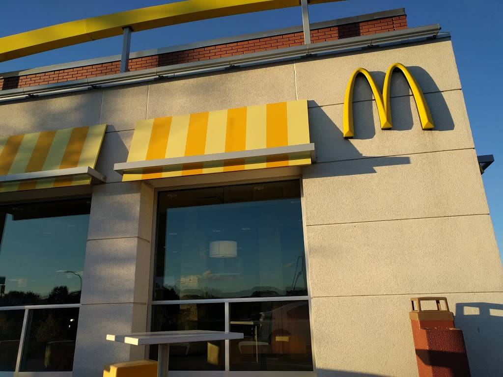 McDonalds | cafe | 1313 W, County Rd E, Arden Hills, MN 55112, USA | 6516331257 OR +1 651-633-1257