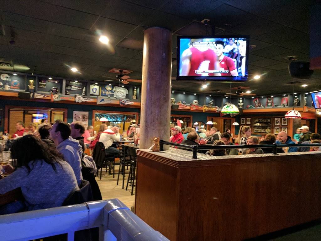 Coliseum Sports Bar and Grill | restaurant | 91 S N Main St, Fond du Lac, WI 54935, USA | 9209249599 OR +1 920-924-9599