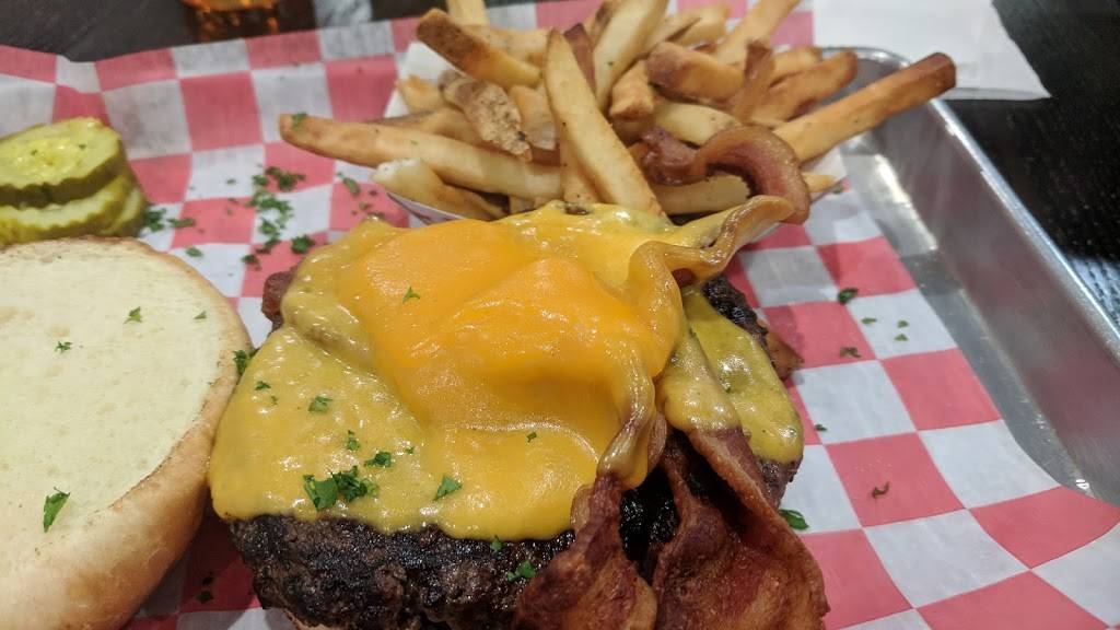 The Hungry Mule | restaurant | 463 S Rand Rd, Lake Zurich, IL 60047, USA | 8475408000 OR +1 847-540-8000