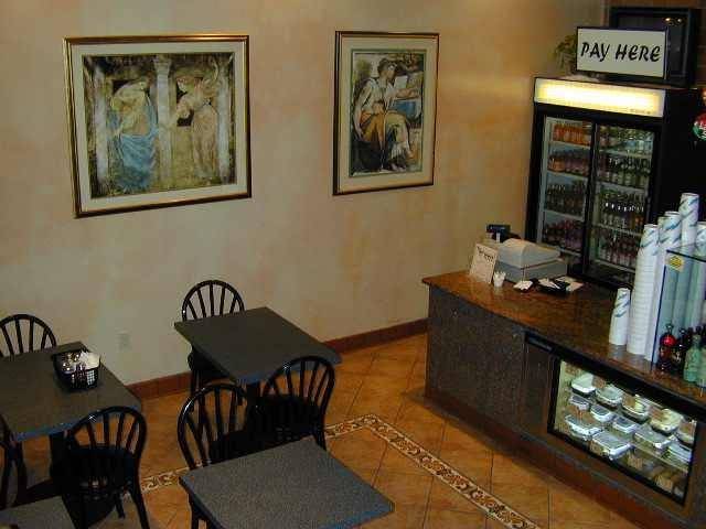 New Yorks Upper Crust Pizza | restaurant | 26612 Towne Centre Dr F, Foothill Ranch, CA 92610, USA | 9499517400 OR +1 949-951-7400