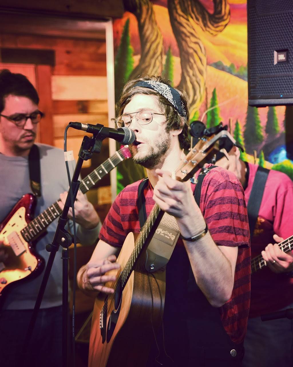 Birdfish Brewing Co. UP TOP | restaurant | 16 S Main St, Columbiana, OH 44408, USA | 3303339385 OR +1 330-333-9385