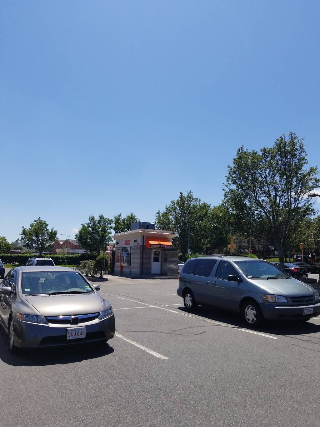 Dunkin | bakery | 100 Granite St, Quincy, MA 02169, USA | 6173286045 OR +1 617-328-6045