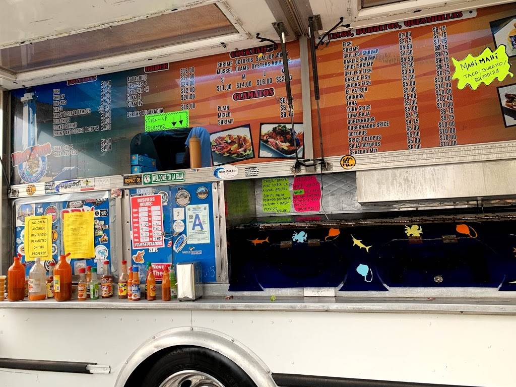 Kikos Place-The Seafood King | restaurant | 6090 Friars Rd, San Diego, CA 92108, USA | 6196230675 OR +1 619-623-0675