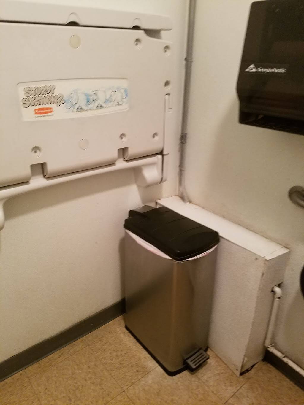 Poor Dog Inc | restaurant | 4047 W 115th St, Alsip, IL 60803, USA | 7084899665 OR +1 708-489-9665