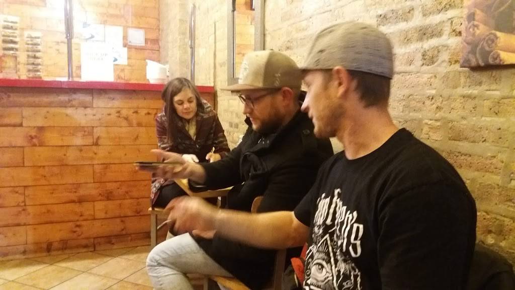 Tarboush Mediterranean Grill | restaurant | 1608 W North Ave, Chicago, IL 60622, USA | 7737703599 OR +1 773-770-3599