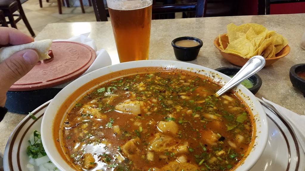 El Molcajete | restaurant | 1129 S Cloverdale Blvd, Cloverdale, CA 95425, USA | 7078944495 OR +1 707-894-4495