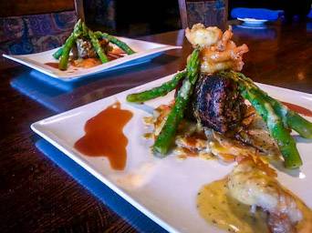 Bills Smokehouse | restaurant | 305 E Washington Center Rd, Fort Wayne, IN 46825, USA | 2604840411 OR +1 260-484-0411