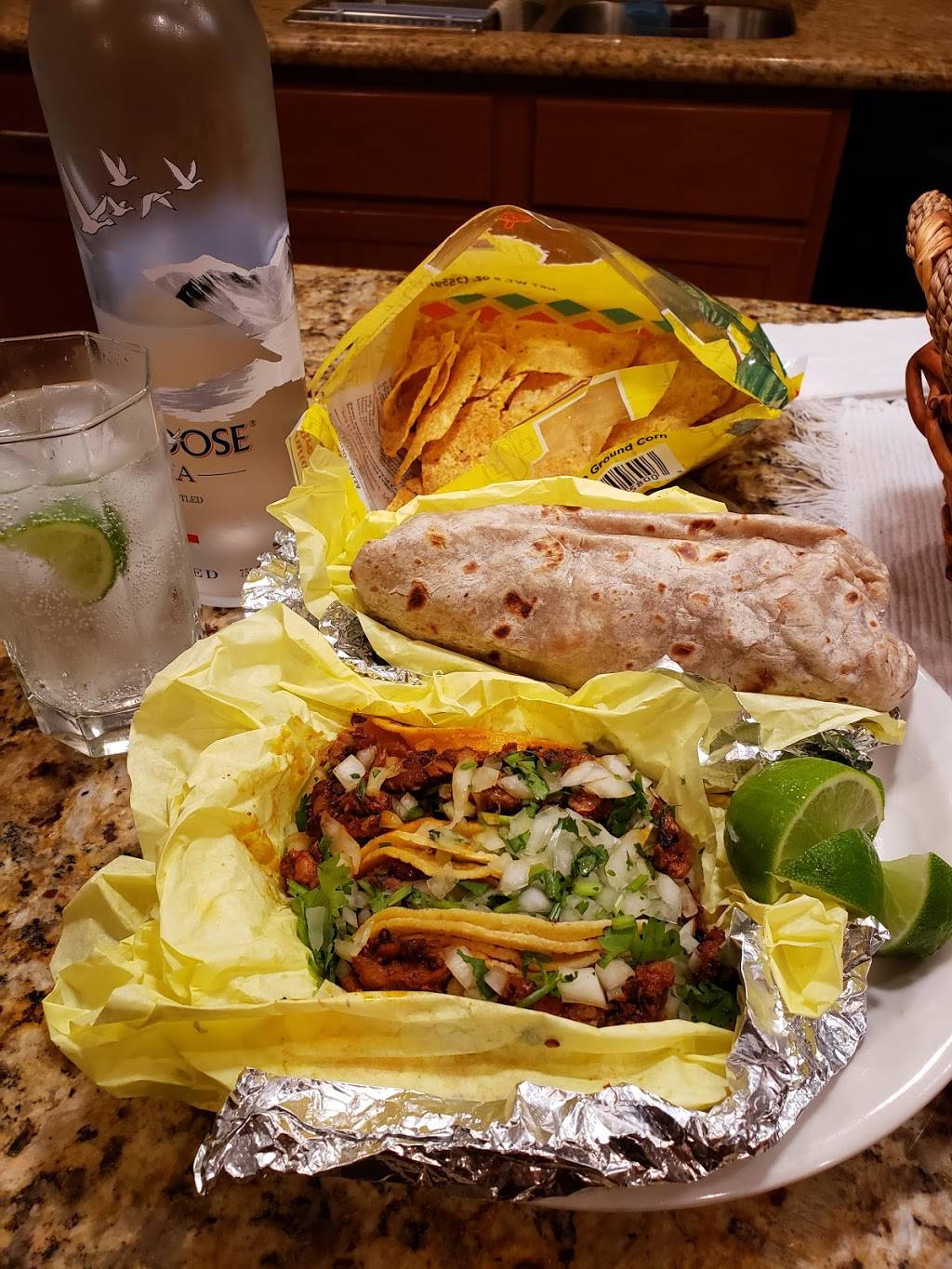 Metro Basilica | restaurant | 04449-000-0131, San Antonio, TX 78254, USA | 2103000018 OR +1 210-300-0018