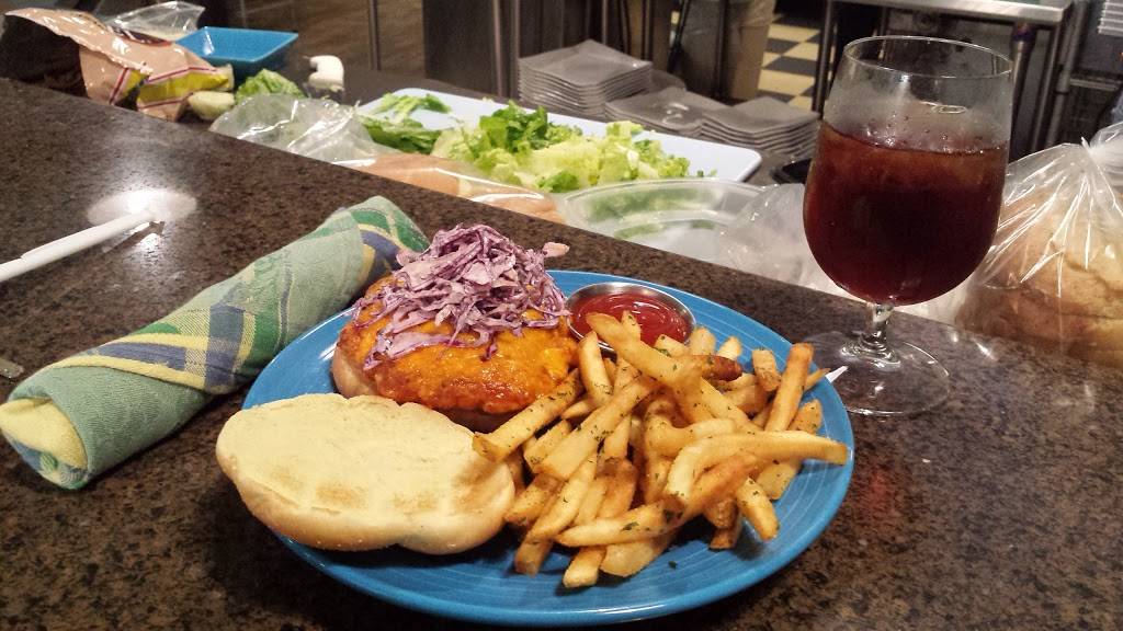 Le Bistro | restaurant | 905 3rd Ave, Huntington, WV 25701, USA | 3045232012 OR +1 304-523-2012